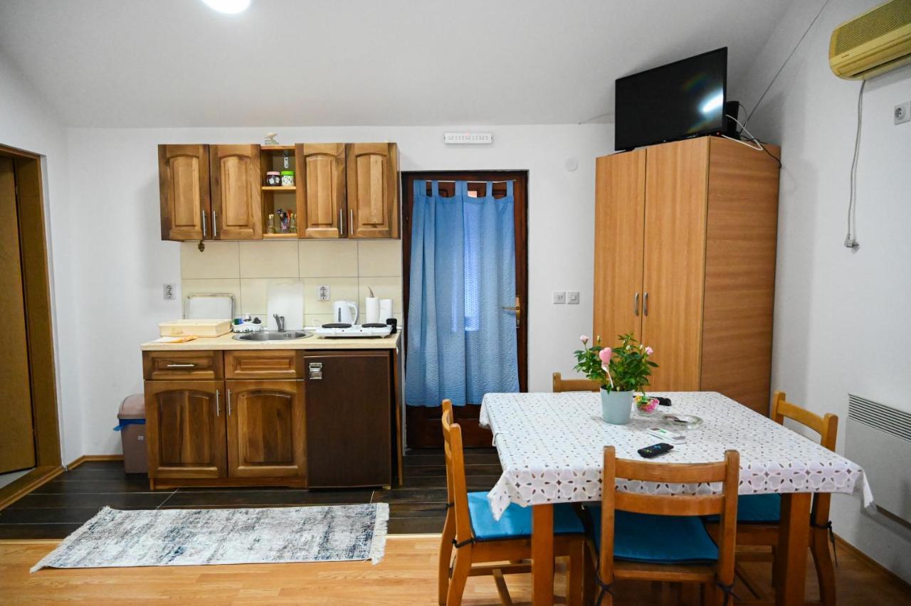 Tri Bagrema Km Apartment *