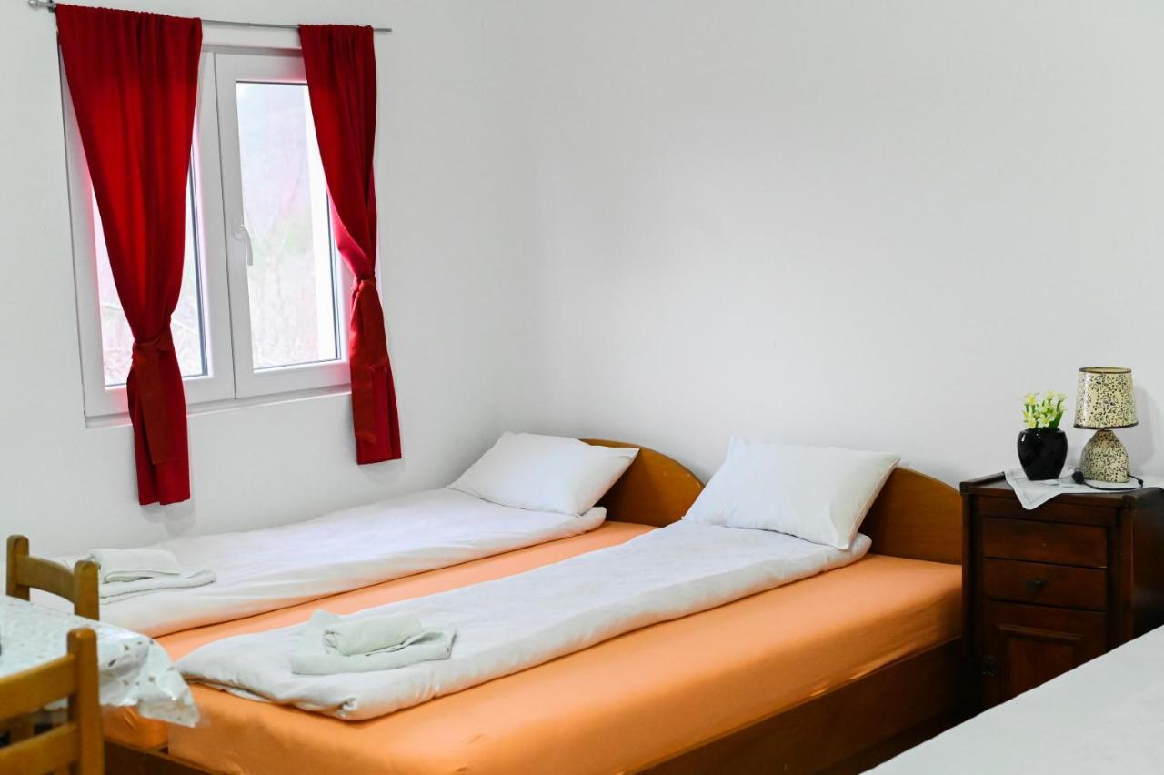 Apartment Tri Bagrema Km