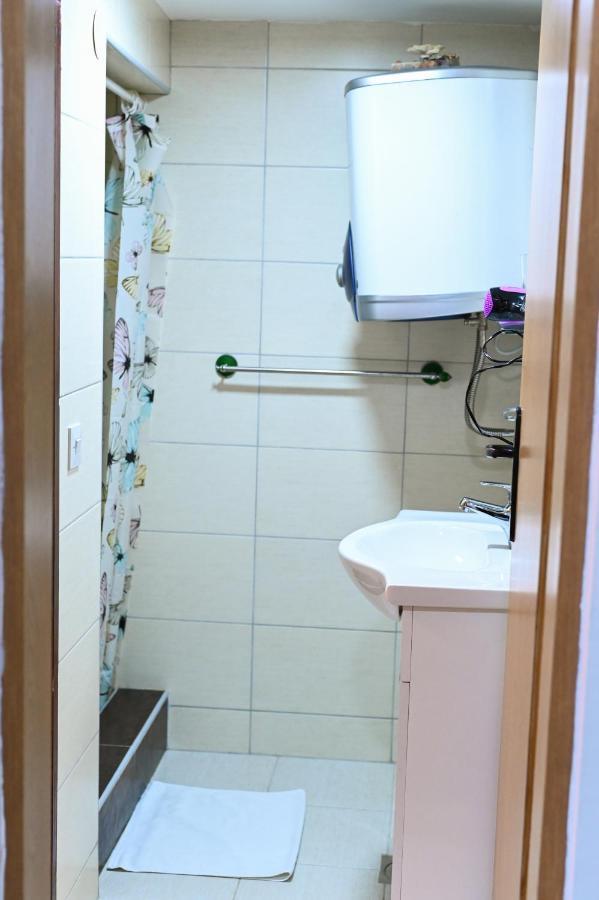 Tri Bagrema Km Apartment