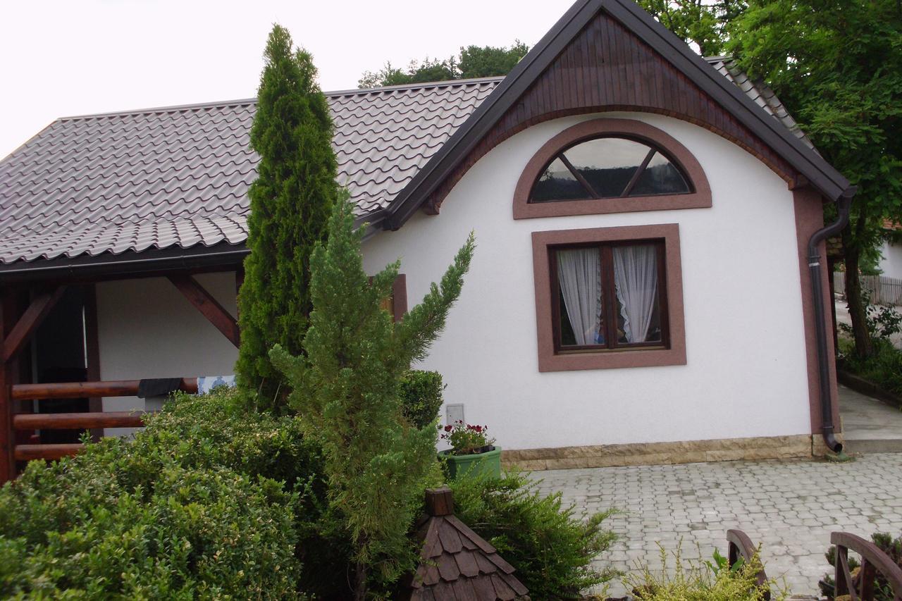 Apartment Tri Bagrema Km